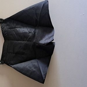 Solid Detail Wide Leg shorts